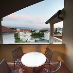 In With Balcony, Air Condition, Wifi Appartement *
