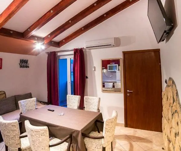 In With Balcony, Air Condition, Wifi Lejlighed