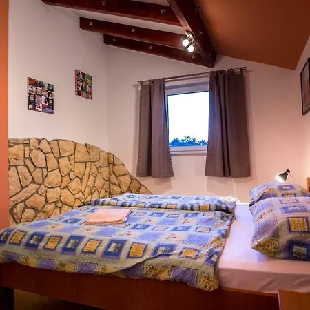 In With Balcony, Air Condition, Wifi Apartman *