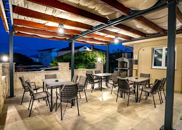 Appartamento In With Balcony, Air Condition, Wifi Lopar