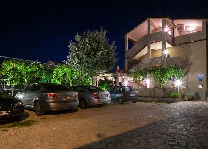 In With Balcony, Air Condition, Wifi Appartamento Lopar