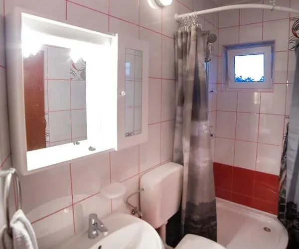 Appartamento In With Balcony, Air Condition, Wifi *